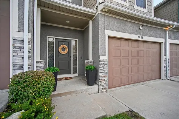 7438 Grand Slam ST, Parkville, MO 64152