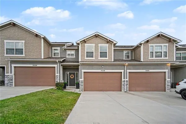 7438 Grand Slam ST, Parkville, MO 64152