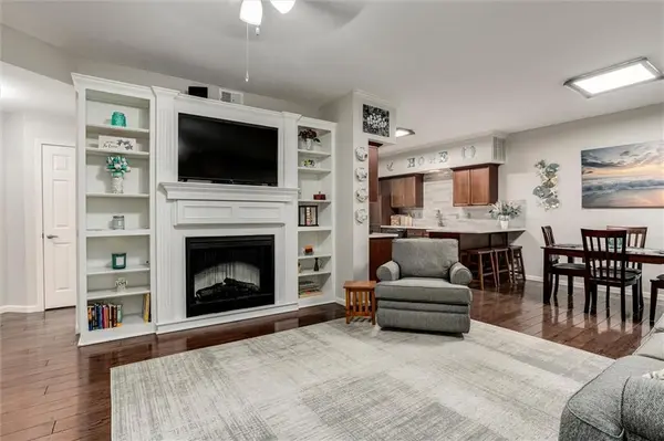 11721 S ROUNDTREE #103 ST, Olathe, KS 66061