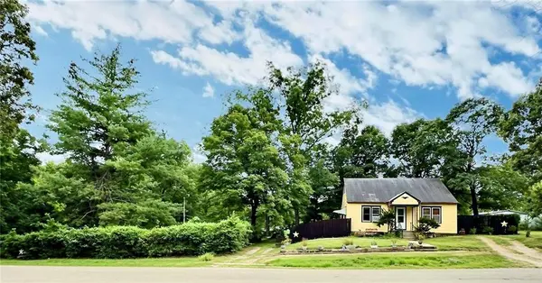 218 W Joe Davis ST, El Dorado Springs, MO 64744