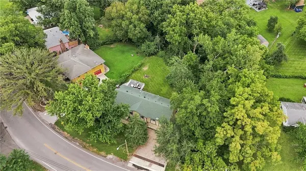 6212 E Red Bridge RD, Kansas City, MO 64134
