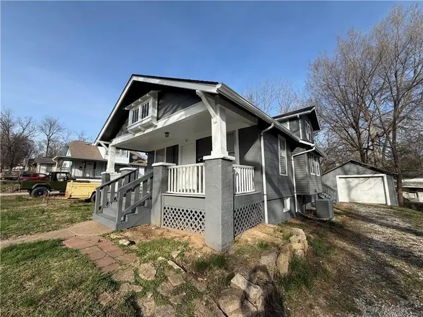 1915 S Overton AVE, Independence, MO 64052