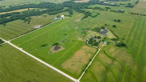 000 W 359th ST, Paola, KS 66071