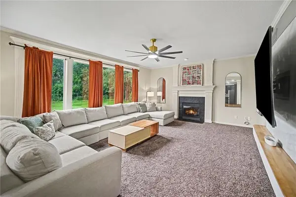 5605 NE Misty Meadow PL, Lee's Summit, MO 64064