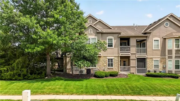 15900 Granada ST #110, Stilwell, KS 66085