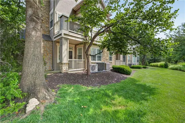 15900 Granada ST #110, Stilwell, KS 66085