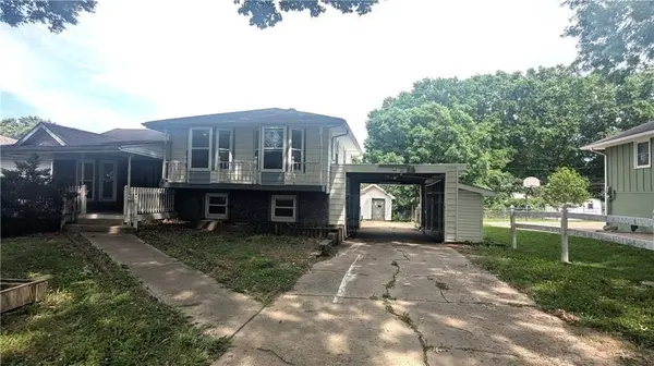 1209 SW Madison ST, Lee's Summit, MO 64081