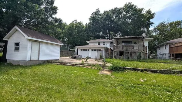 1209 SW Madison ST, Lee's Summit, MO 64081