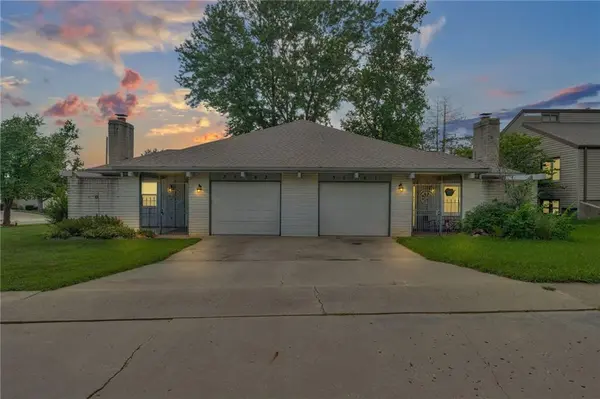 3563 SW Cambridge AVE, Topeka, KS 66614