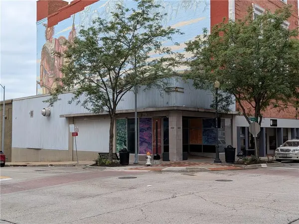 522 Felix ST, St Joseph, MO 64501