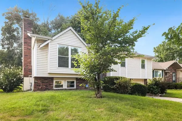 3008 S Bryn Mawr DR, Independence, MO 64057
