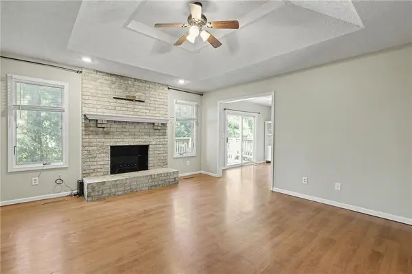 17 Sandi CIR, Dearborn, MO 64439