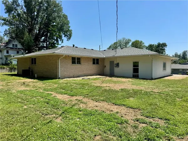 506 Atchison ST, Oskaloosa, KS 66066