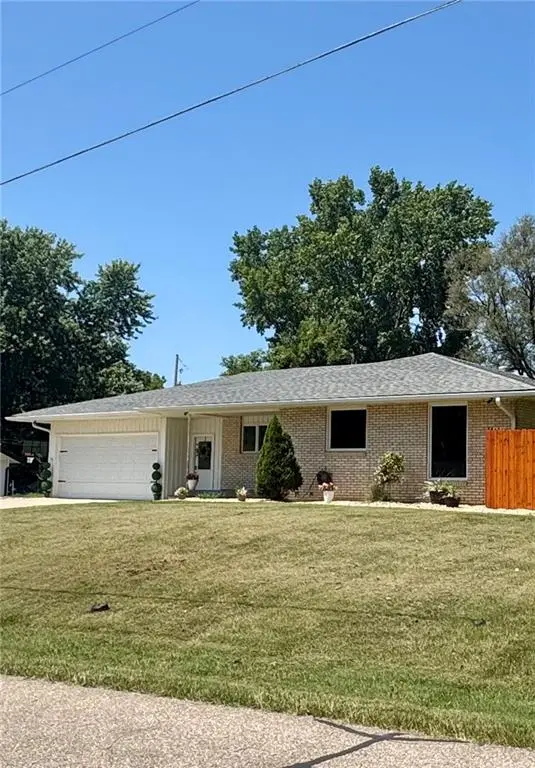 506 Atchison ST, Oskaloosa, KS 66066