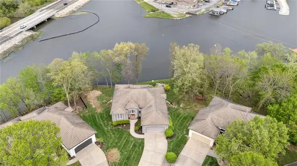 124 Teton RDG, Lake Winnebago, MO 64034