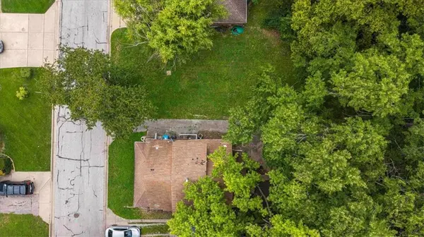 2330 W 48th ST, Westwood, KS 66205