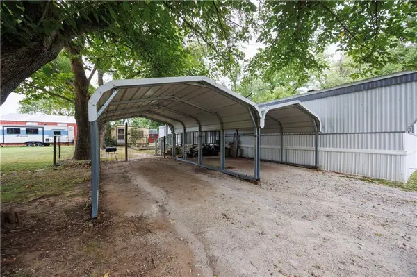 205 W Olive ST, Tyro, KS 67364