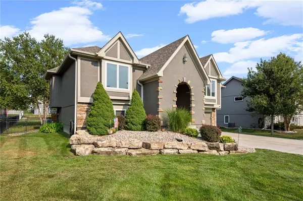 911 Chisam RD, Kearney, MO 64060