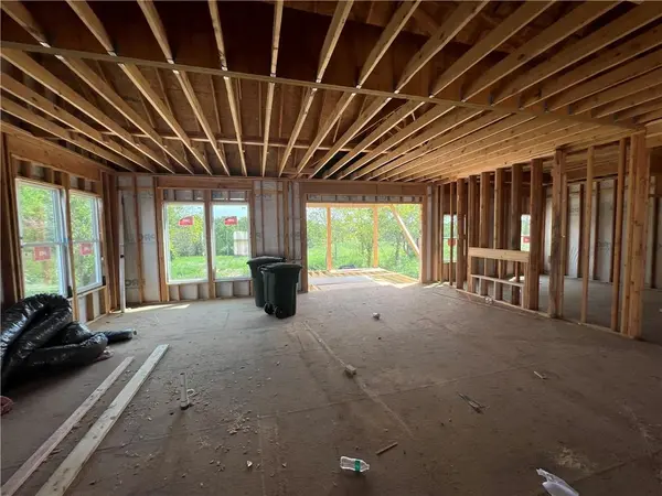 21401 Twin Oaks Pkwy, Peculiar, MO 64078