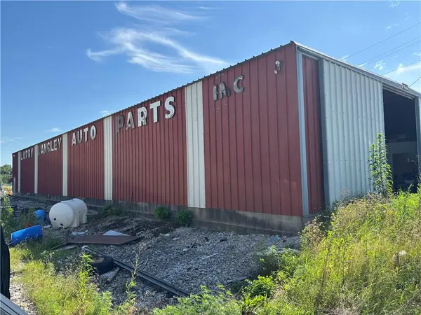 705 Ada ST, Adrian, MO 64720
