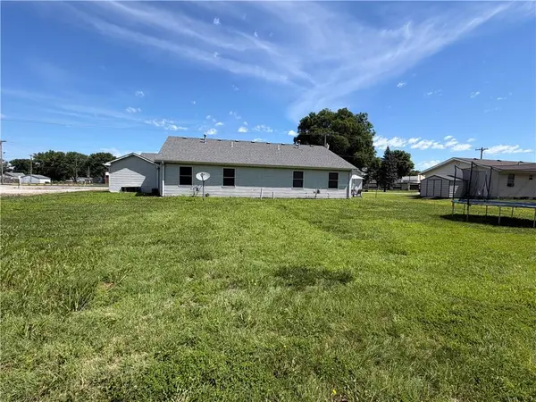 1204/1206 Vermont ST, Elwood, KS 66024