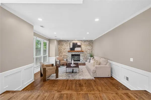 9109 W 126th TER, Overland Park, KS 66213