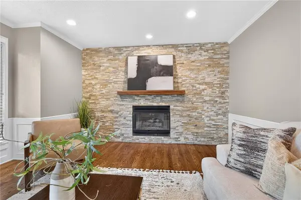 9109 W 126th TER, Overland Park, KS 66213