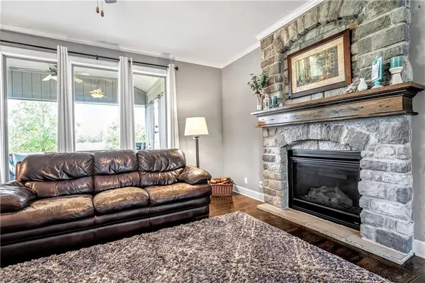 16580 S Sunset ST, Olathe, KS 66062