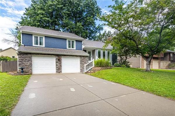11030 Rene ST, Lenexa, KS 66215