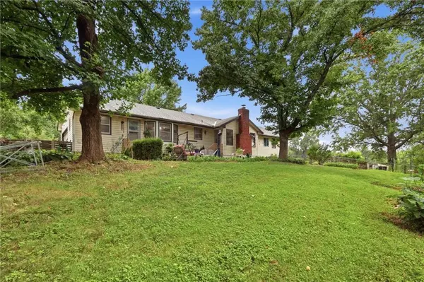 13508 E 264th ST, Peculiar, MO 64078