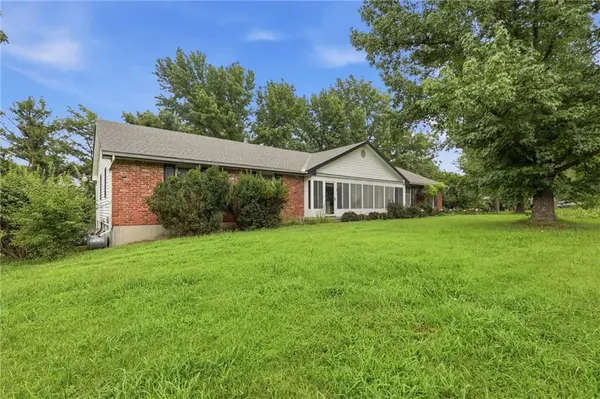 13508 E 264th ST, Peculiar, MO 64078