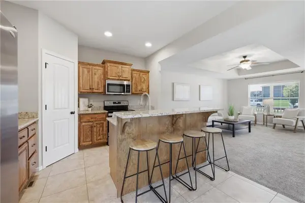 408 Sunflower DR, Raymore, MO 64083