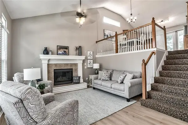 21325 W 120th TER, Olathe, KS 66061