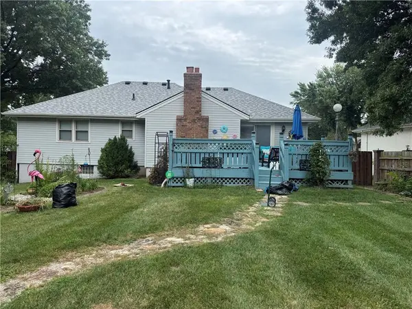 304 SE Colony DR, Lee's Summit, MO 64063