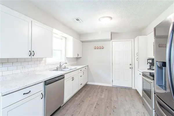 310 Renee LN, Garden City, MO 64747