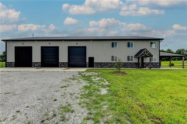 34705 E Mabry RD, Buckner, MO 64016