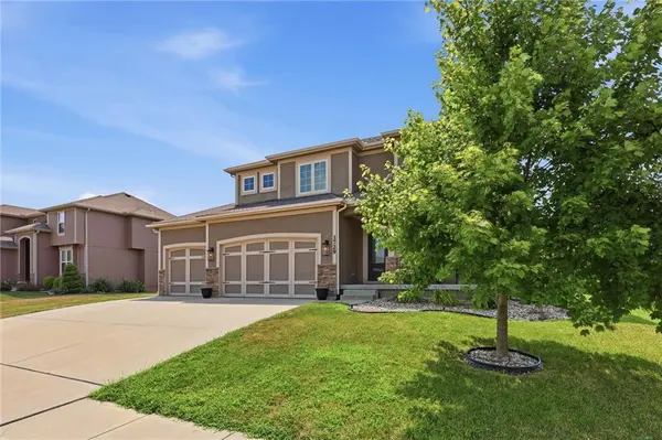 1729 Cambridge CIR, Kearney, MO 64060
