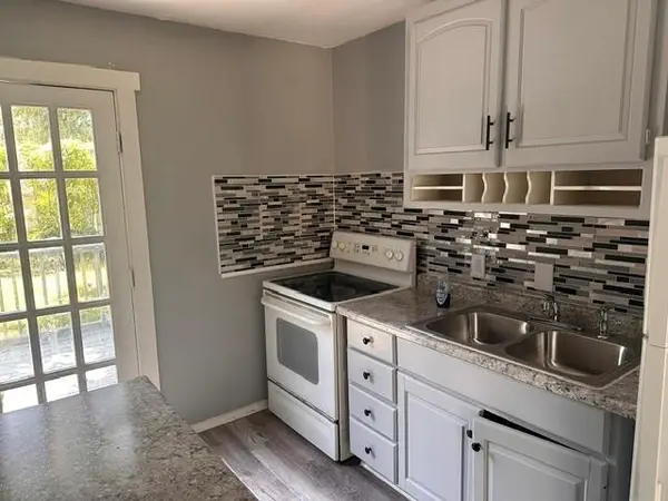11219 E 24th ST, Independence, MO 64052