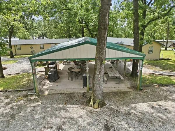 11182 Foothills LN, Warsaw, MO 65355
