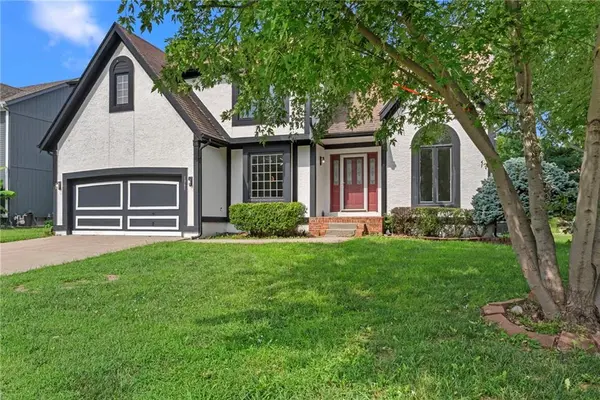 1361 S Hunter DR, Olathe, KS 66062