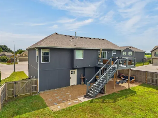 10006 E 212th ST, Peculiar, MO 64078