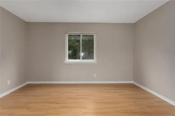 2621 N 155th TER, Basehor, KS 66007