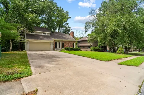 3144 Lakeview CIR, Leavenworth, KS 66048