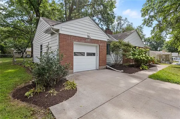 5627 Russell ST, Mission, KS 66202