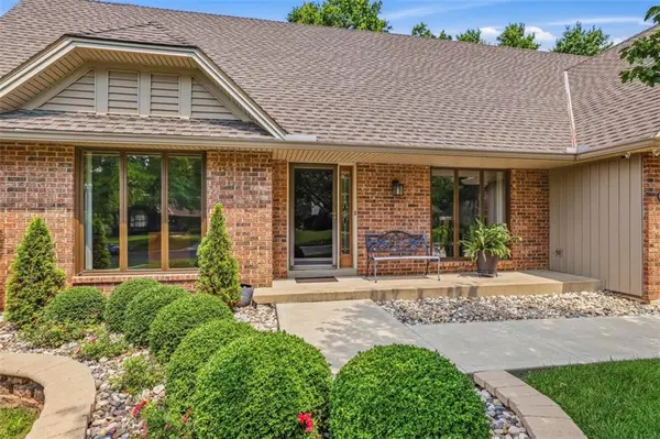 6312 W 108th ST, Overland Park, KS 66211