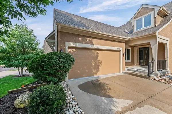 7892 W 157th TER, Overland Park, KS 66223