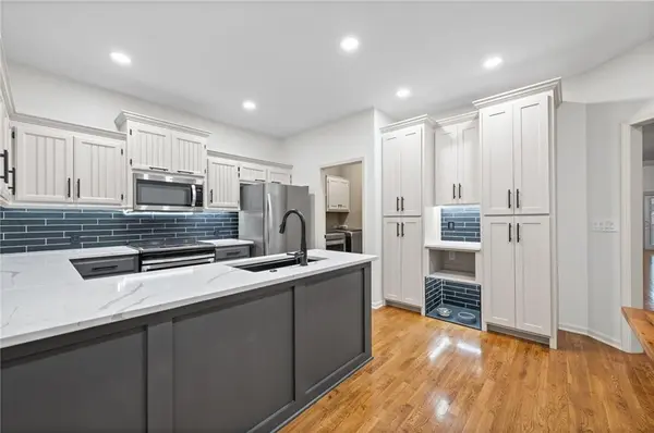 7892 W 157th TER, Overland Park, KS 66223
