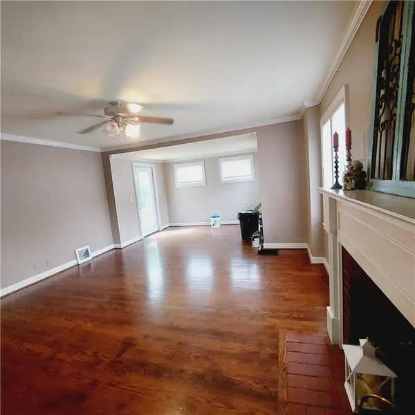 520 N Pleasant ST, Independence, MO 64050