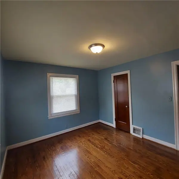 520 N Pleasant ST, Independence, MO 64050