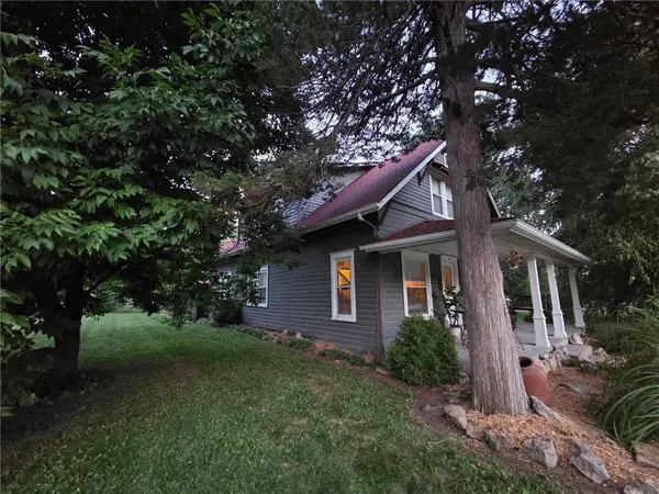 721 N Broadway ST, La Cygne, KS 66040